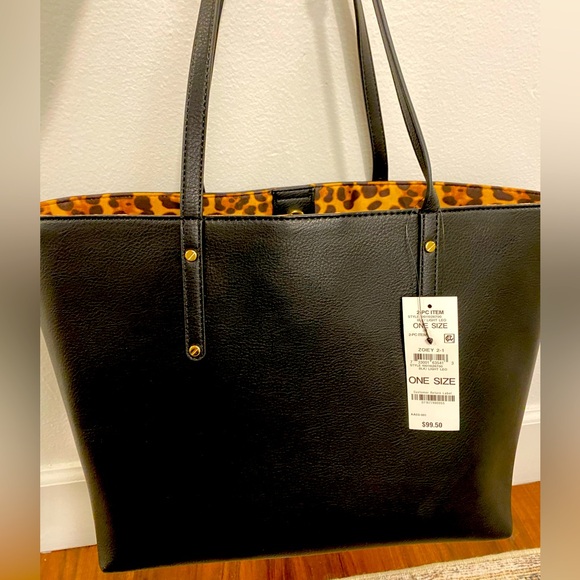 Black back - Picture 1 of 9